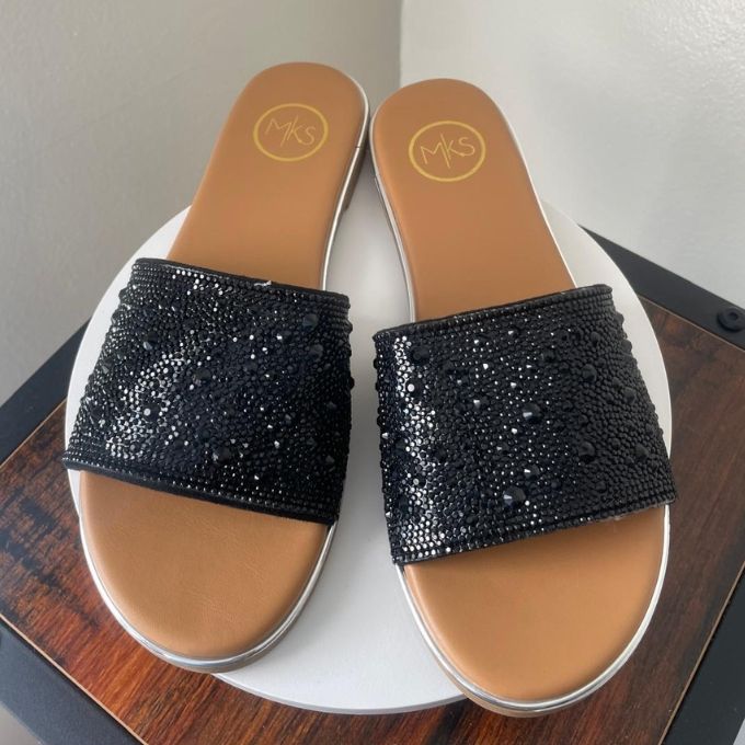 flat-sandals-black